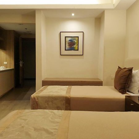 Imperial Palace Suites Quezon City Dış mekan fotoğraf