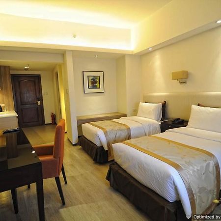 Imperial Palace Suites Quezon City Dış mekan fotoğraf