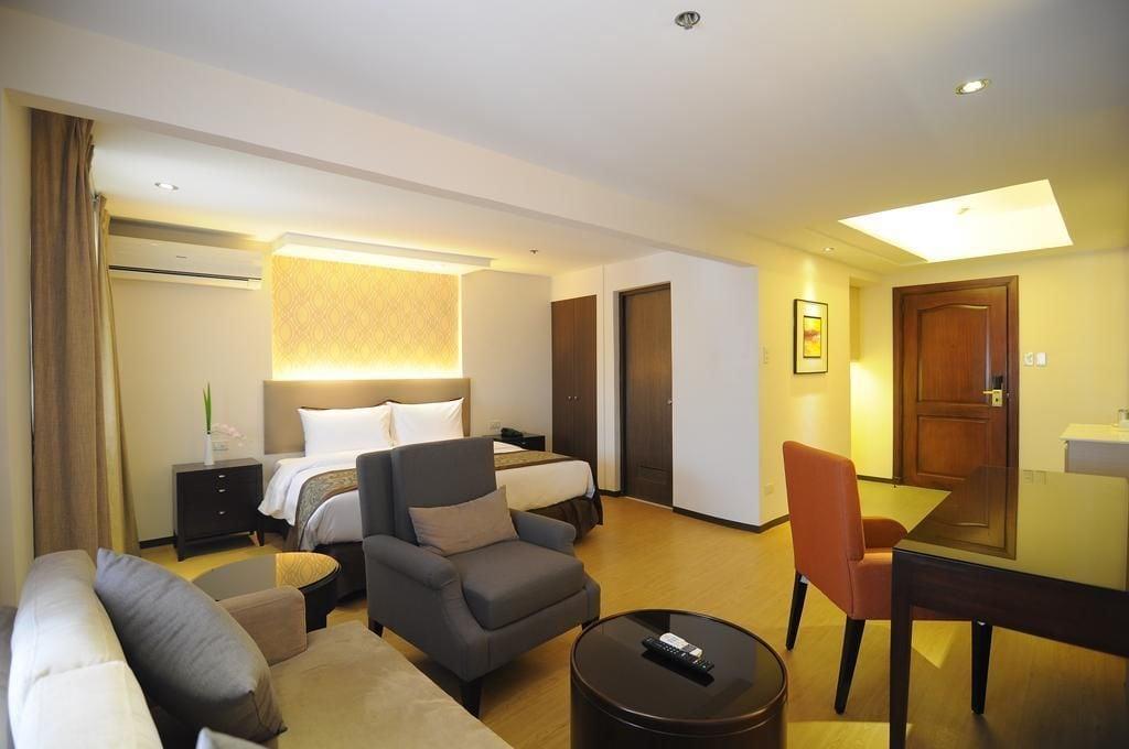 Imperial Palace Suites Quezon City Dış mekan fotoğraf