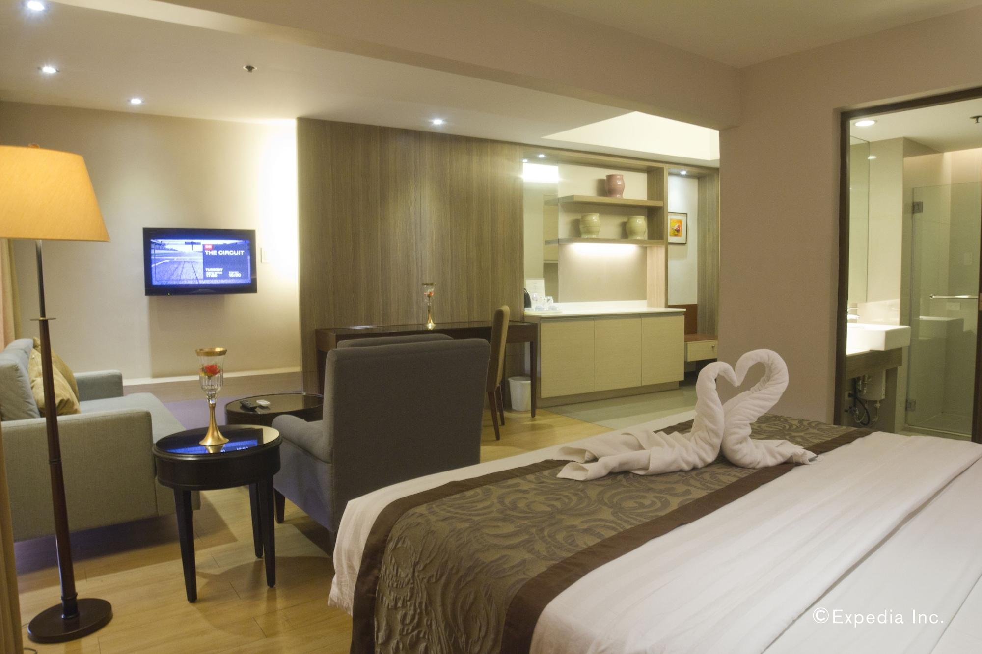 Imperial Palace Suites Quezon City Dış mekan fotoğraf