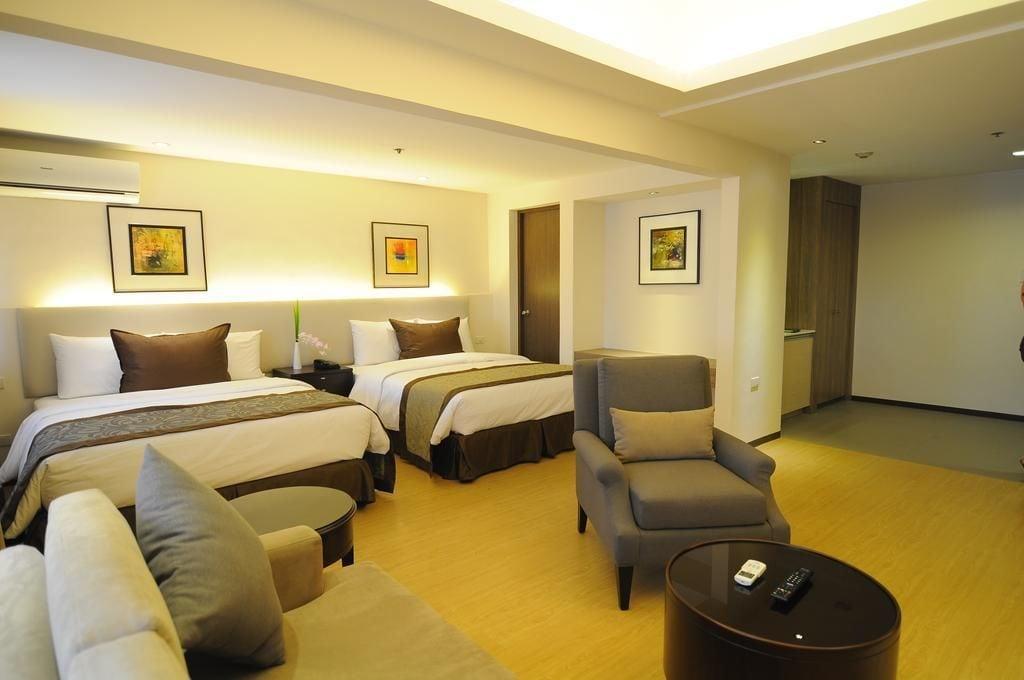 Imperial Palace Suites Quezon City Dış mekan fotoğraf