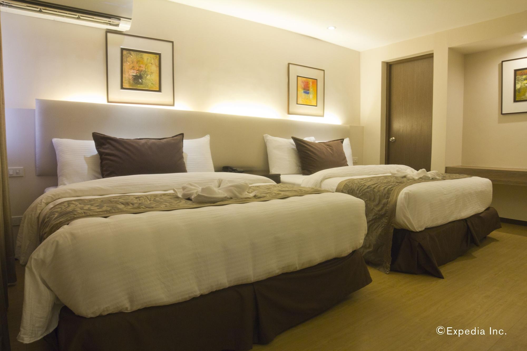 Imperial Palace Suites Quezon City Dış mekan fotoğraf