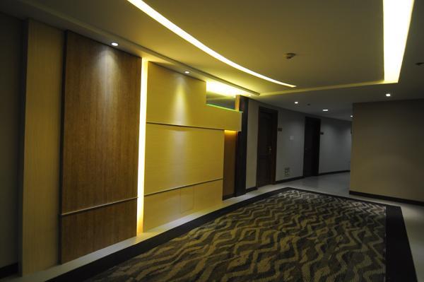 Imperial Palace Suites Quezon City Dış mekan fotoğraf