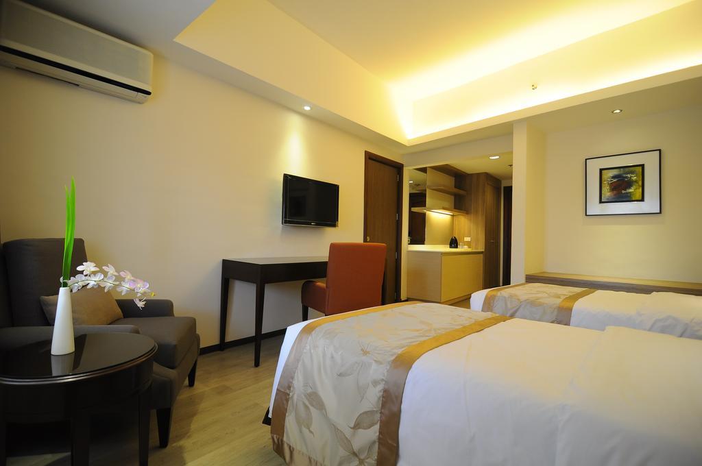 Imperial Palace Suites Quezon City Dış mekan fotoğraf