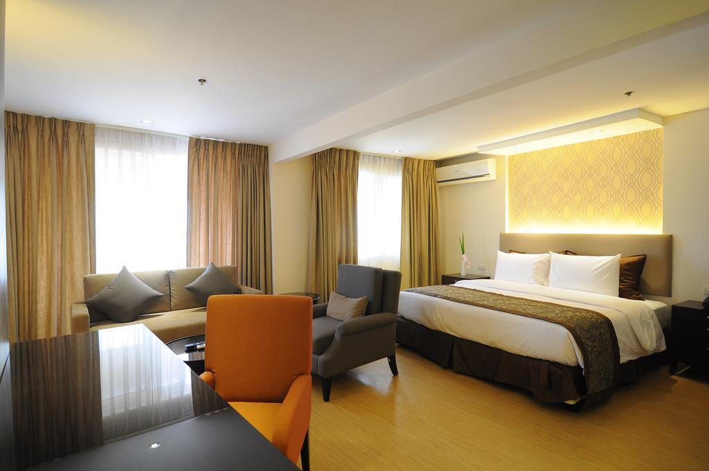 Imperial Palace Suites Quezon City Dış mekan fotoğraf