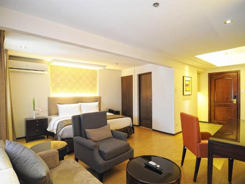 Imperial Palace Suites Quezon City Dış mekan fotoğraf