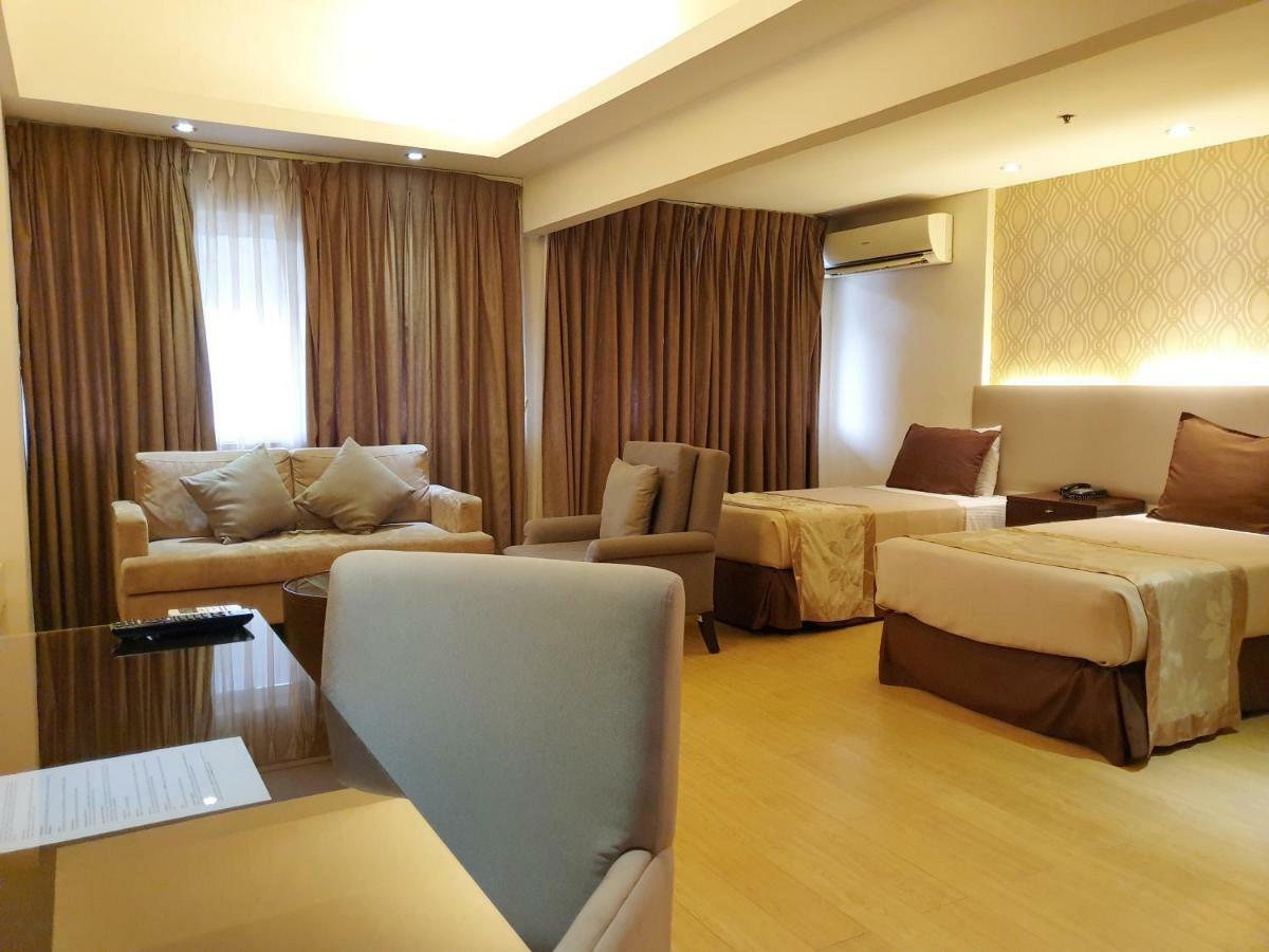 Imperial Palace Suites Quezon City Dış mekan fotoğraf