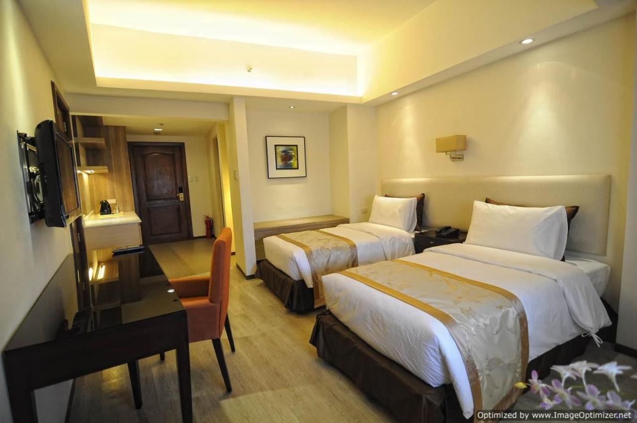 Imperial Palace Suites Quezon City Dış mekan fotoğraf