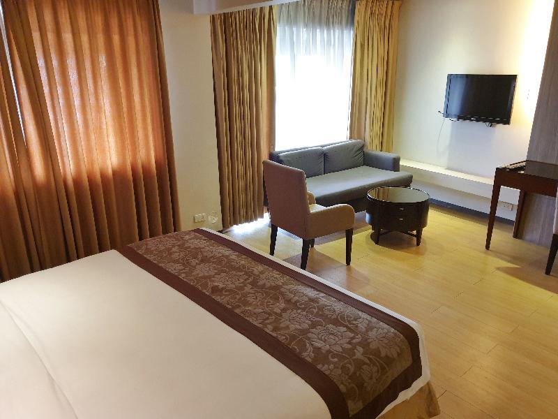Imperial Palace Suites Quezon City Dış mekan fotoğraf