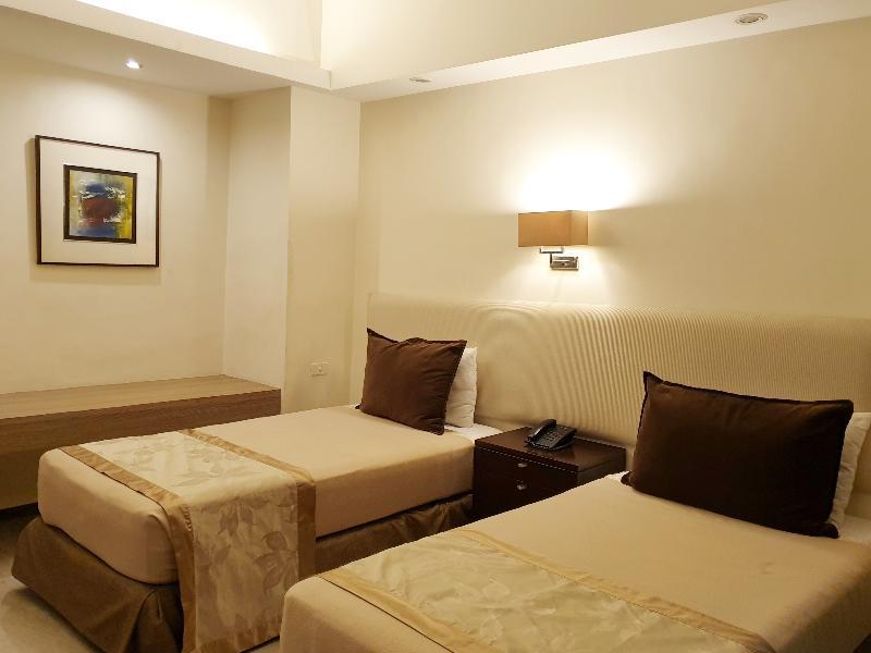 Imperial Palace Suites Quezon City Dış mekan fotoğraf